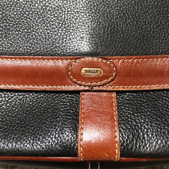 Excellent Condition Bally Italy Navy/Brown Pebbled Leather Shoulder Bag Purse - Picture 4 of 10